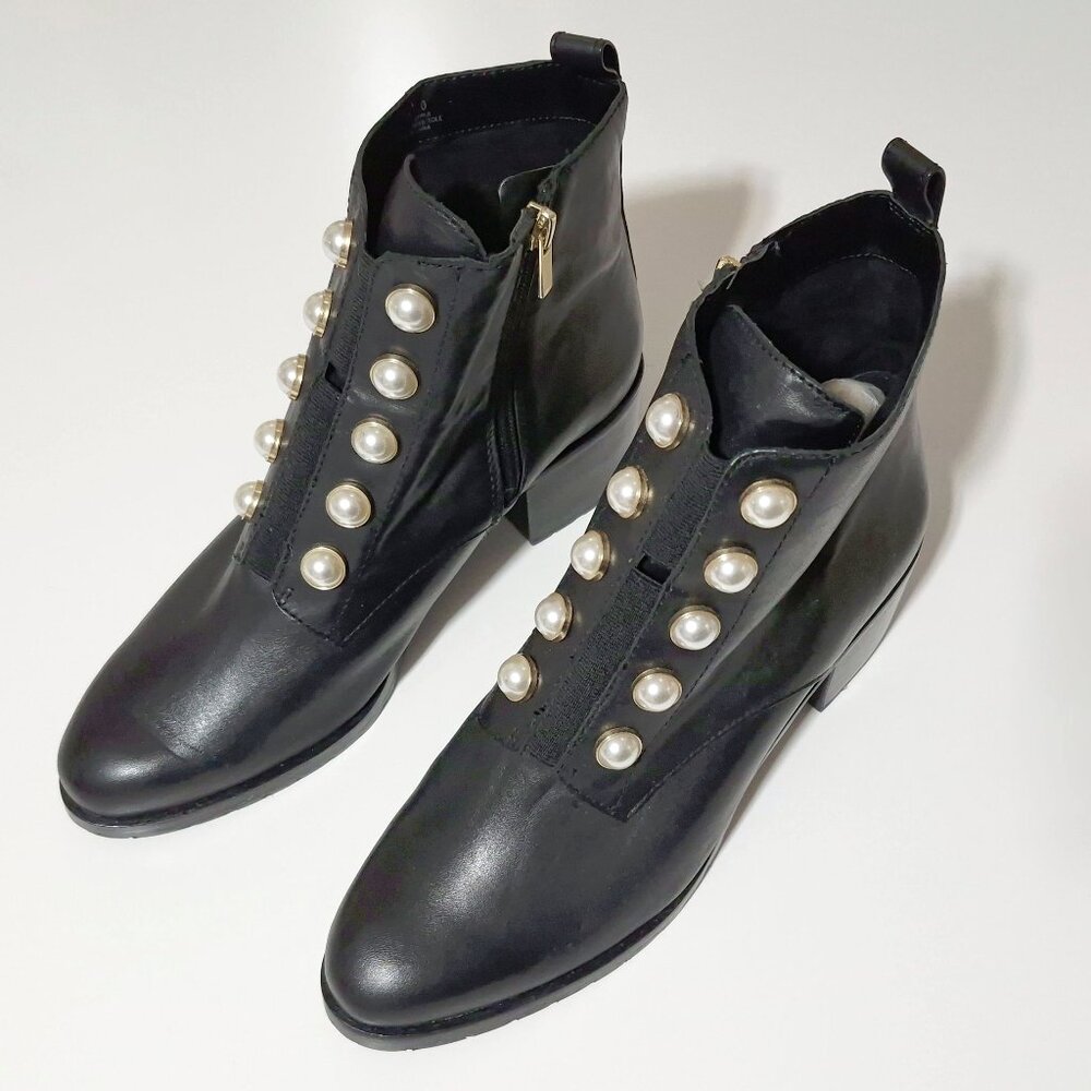 NWOT Lord & Taylor Floria boot with faux pearl accenting, US 10, EU 40